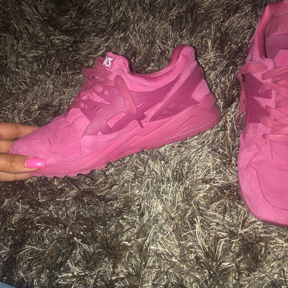 ASICS - Picture 2 of 2